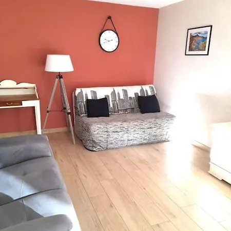Appartement En Toute Quietude, A 5min A Pied Fréjus